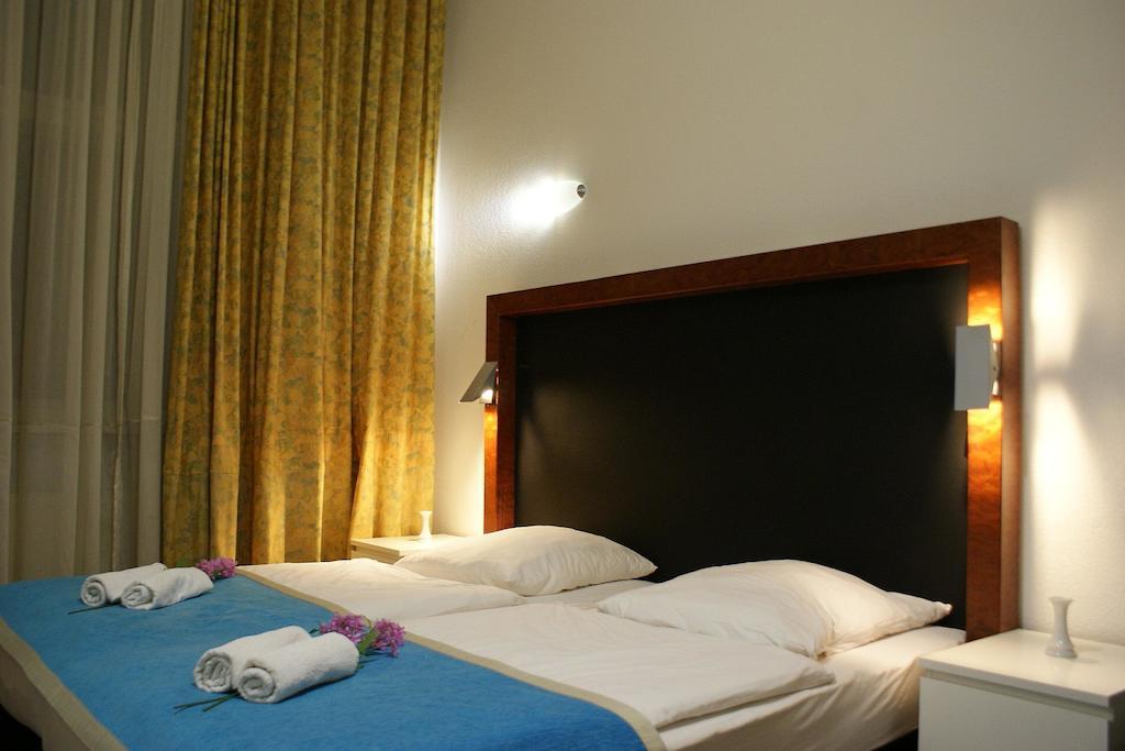 Hotel Garni Aaberna Berlin Ruang foto