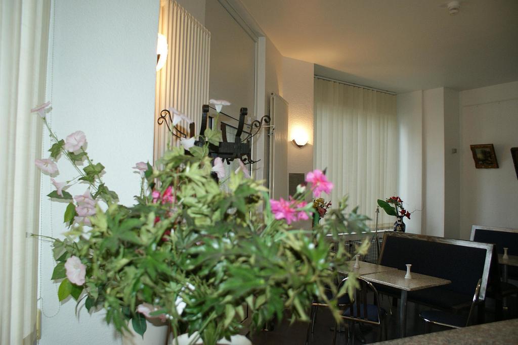 Hotel Garni Aaberna Berlin Bagian luar foto