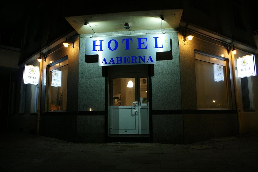Hotel Garni Aaberna Berlin Bagian luar foto