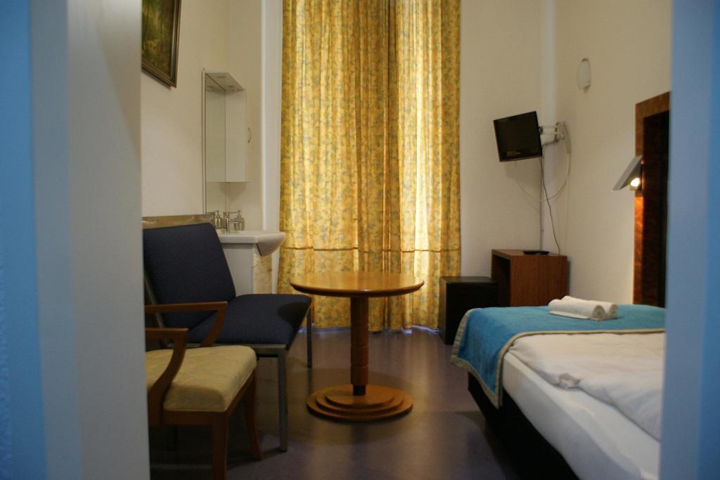 Hotel Garni Aaberna Berlin Ruang foto