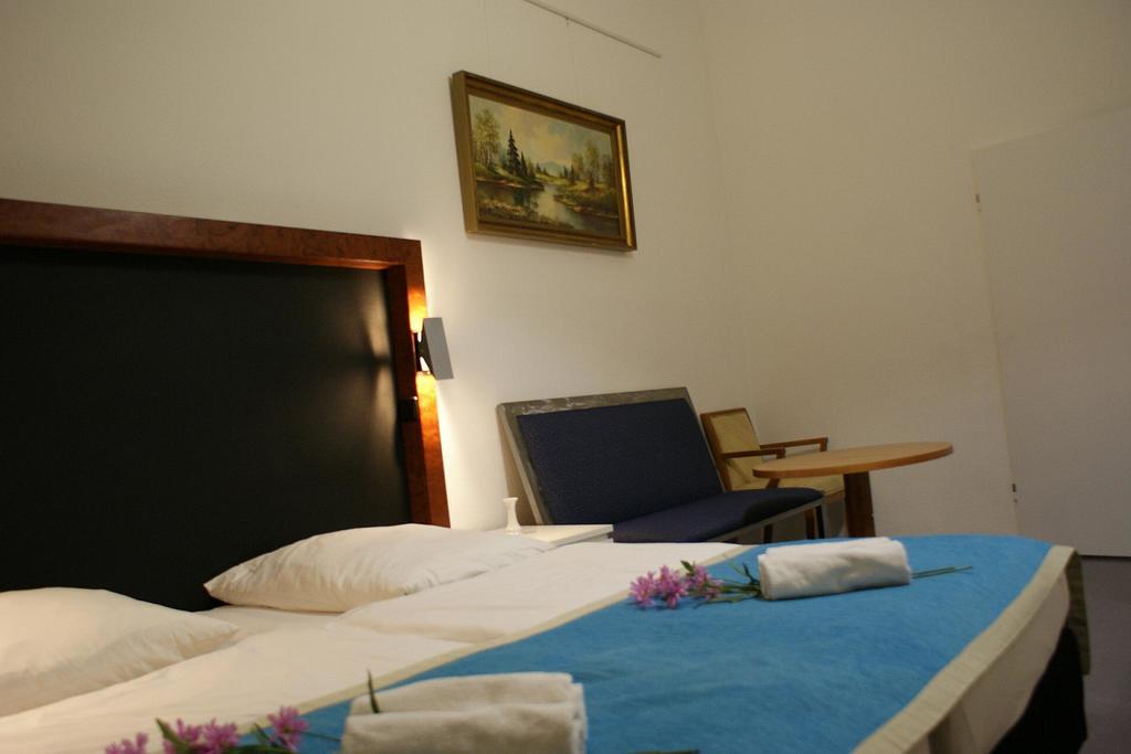 Hotel Garni Aaberna Berlin Ruang foto