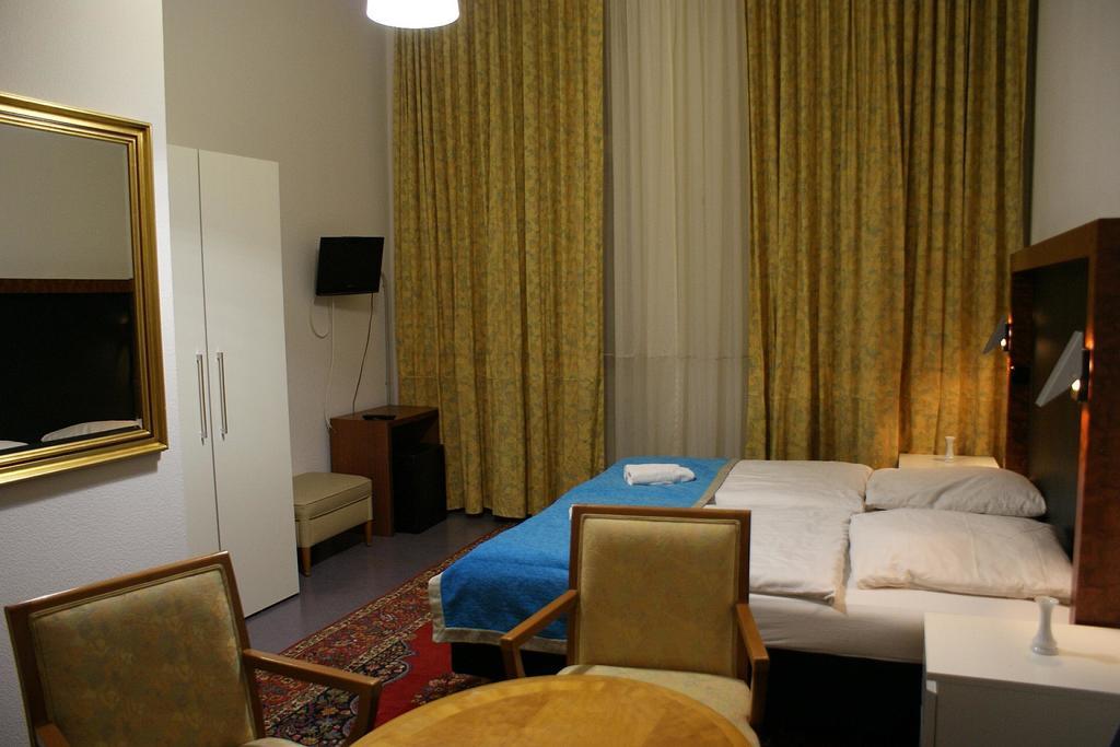 Hotel Garni Aaberna Berlin Ruang foto